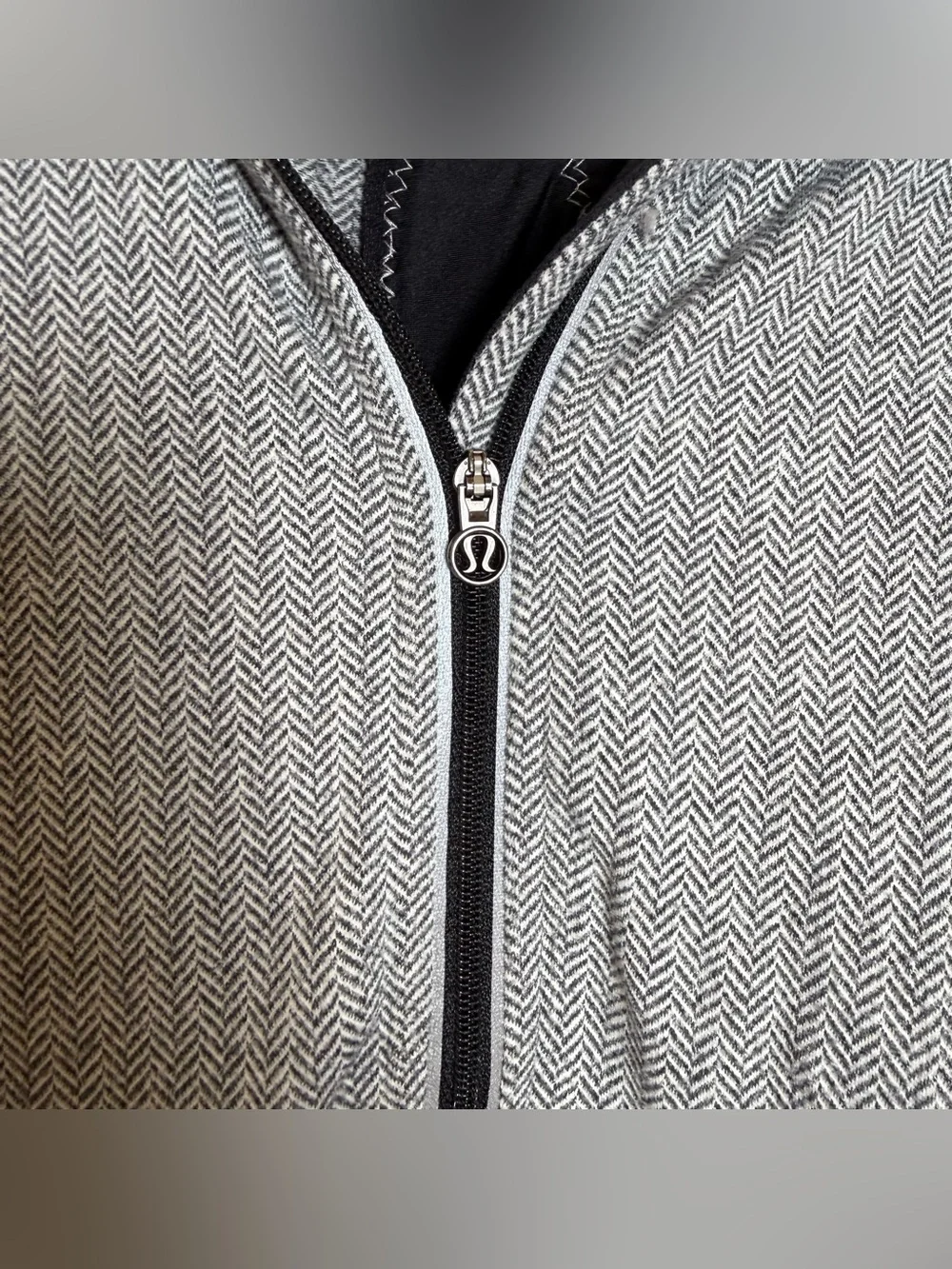 Lululemon Full Tilt 1/2 Zip Long Sleeve Pullover Herringbone Gray size 8 - Picture 3 of 6